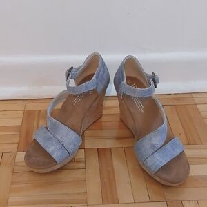 Toms Clarissa cork wedges denim sandals size 5W